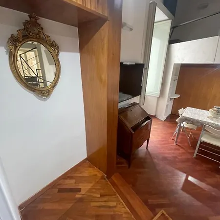 A 2 Passi Dal Lungomare Neapol